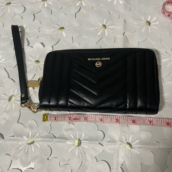 Michael Kors Black Jet set  Quilted Women's Wallet - Picture 1 of 3